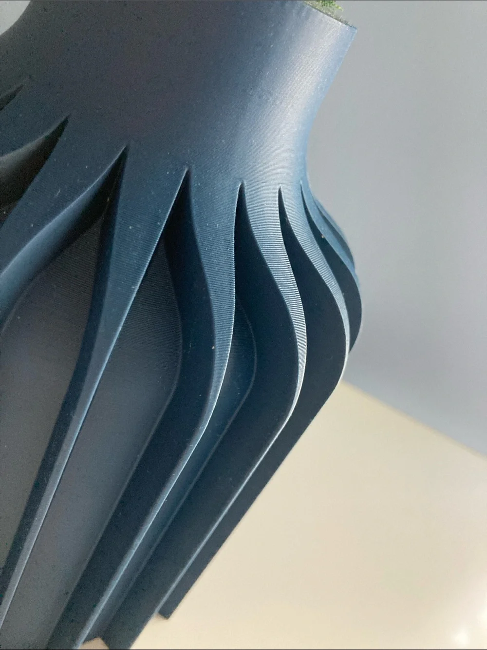 3D GEOMETRIC VASE AND BOUQUET ARTIFICIAL FLOWERS NAVY BLUE MEDIUM SIZE